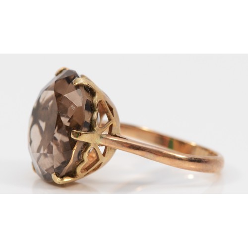 345 - A 9ct gold vintage smokey quartz cocktail ring, 16mm diameter quartz, N, 5.7g