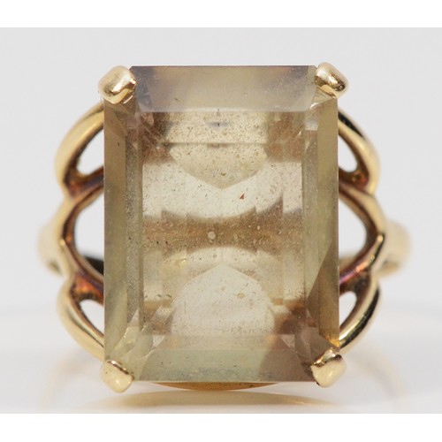 346 - A 9ct gold smokey quartz dress ring, London 1968, 17mm x 12mm quartz, N, 4.5g