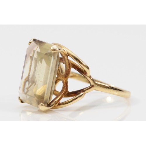 346 - A 9ct gold smokey quartz dress ring, London 1968, 17mm x 12mm quartz, N, 4.5g