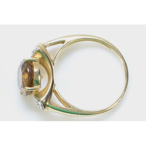 356 - A 9ct gold citrine dress ring, 9mm diameter citrine, N, 3.2g