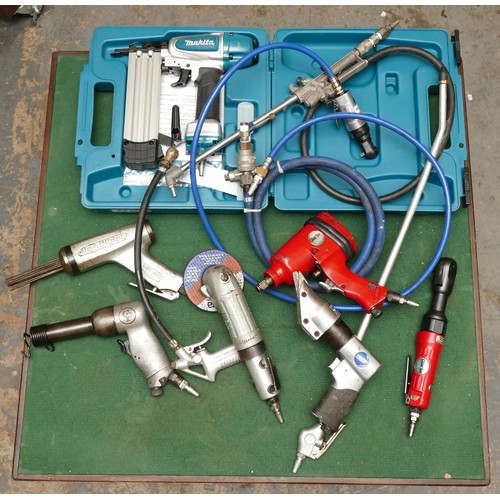 16 - An Airmate 240V compressor, together with a box of air tools and related items.