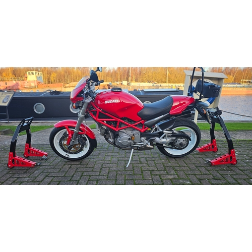 600 - 2007 Ducati Monster S2R 1000, 992cc. Registration number OU07 EYB. VIN number ZDMM416AA5B081320. Eng... 