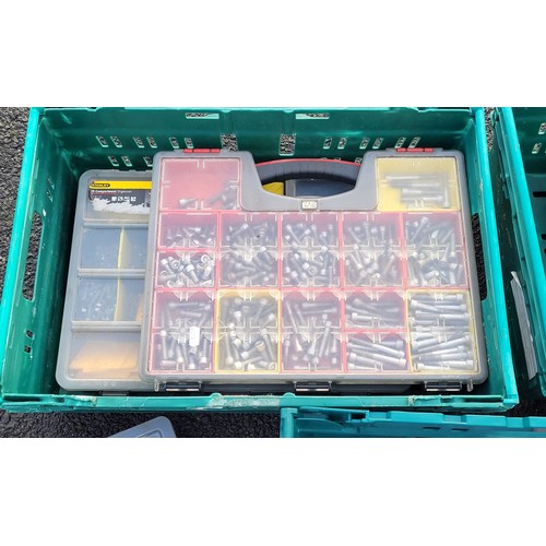 84 - A quantity of engineering consumables to include circlips, rawl plugs, star washers, spire clips, sc... 