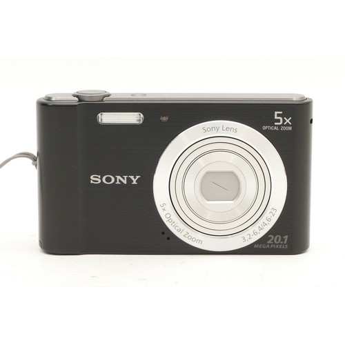 189 - A Sony Cyber-Shot DSC-W800 compact digital camera, in travel case.