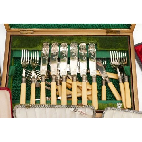 434 - A collection of cased cutlery, to include an oak canteen, fish servers, mother of pearl handled butt... 