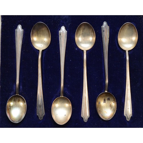 441 - A set of six silver Apostle spoons with matching sugar tongs, Sheffield 1912, cased, together with a... 