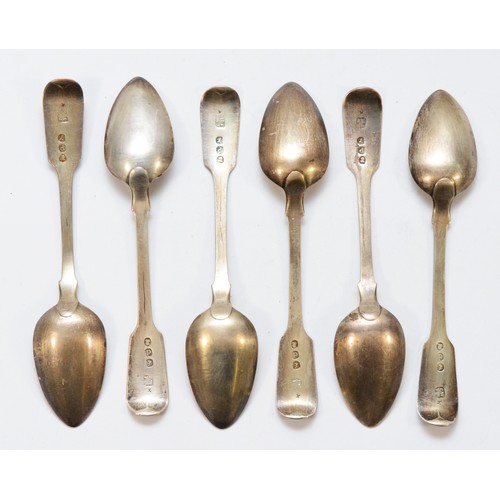 463 - A George III silver set of six fiddle pattern tea spoons, London 1820, 94gm