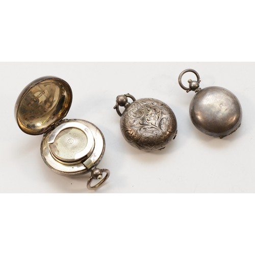 475 - A Victorian silver sovereign case, Birmingham, 1900, together with two other silver sovereign cases,... 