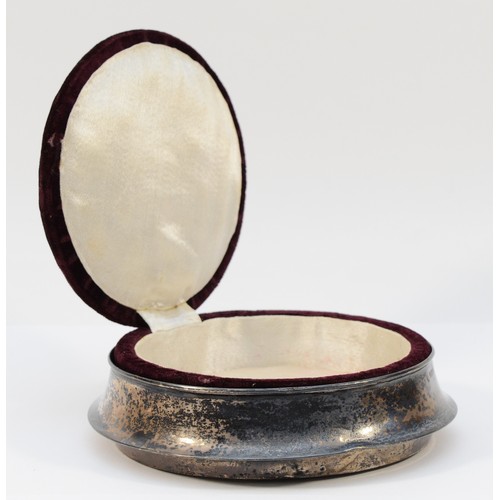 513 - A silver mounted hat pin/jewellery box, Birmingham 1921,  hinged cover, silk liner, 13.5cm diameter.