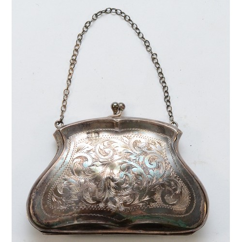 530 - A silver purse, Birmingham 1917, with fitted interior, 11.5cm, 74gm.