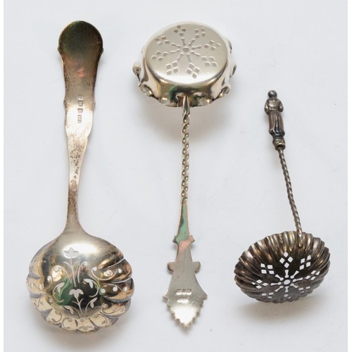 540 - An Edwardian ornate sugar sifter spoon, Birmingham 1905 and two examples, 48gm