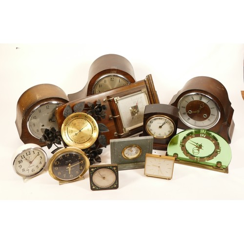 664 - A collection of mid twentieth-century and later mantel clocks, wall clocks and barometers, to includ... 