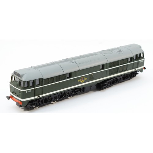 9 - An Airfix 00 gauge diesel locomotive, D5531.