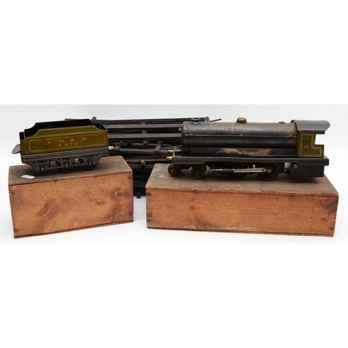 11 - Bowman Models; 0 Gauge live steam locomotive and tender, having twin-oscillating-cylinder non-revers... 