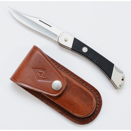 368 - A Puma 270 stainless German flip knife, with leather case, 10cm.
This bladed product is not for sale... 