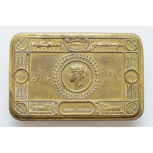 400 - A WWI brass Queen Mary 1914 Christmas tin, 13
x 8.5cm.