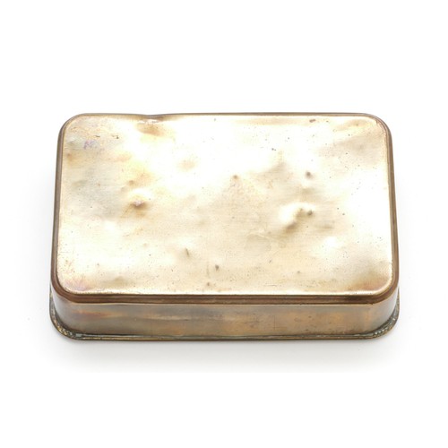 402 - A WWI brass Queen Mary 1914 Christmas tin, 13
x 8.5cm, together with a German Lusitania medal, dated... 