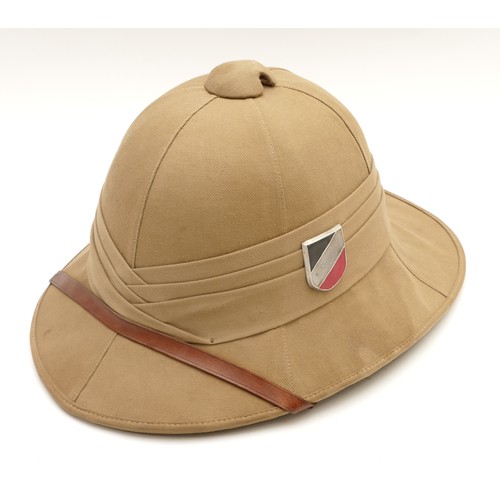 440 - WWII Afrika Corps Pith helmet, embroidered with the eagle with swastika as well as the national flag... 