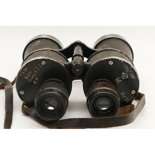 520 - A pair of WWII German Kreigsmarine 7x50 binoculars, code stamped 'beh' for Leitz, numbered 354874 (T... 