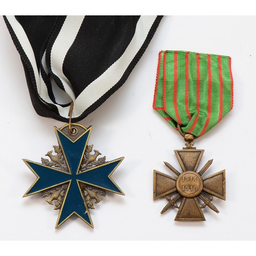 616 - A replica Pour le Mérite, together with a 1914-1918 French Croixe De Guerre medal.