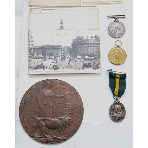 671 - WWI Trio of the War, Victory, 1914-1915 Star and Territorial medals, as well as his Death Plaque awa... 