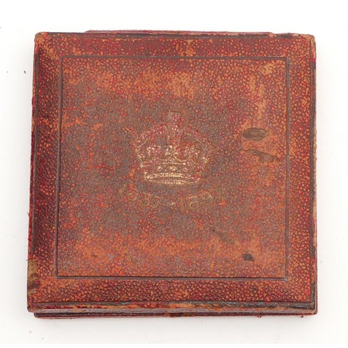 688 - 1897 Queen Victoria Diamond Jubilee bronze medal, by G.W. de Saulles, boxed.