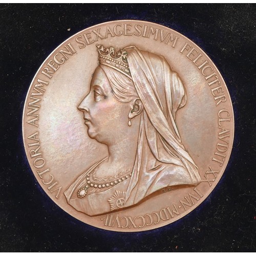 688 - 1897 Queen Victoria Diamond Jubilee bronze medal, by G.W. de Saulles, boxed.