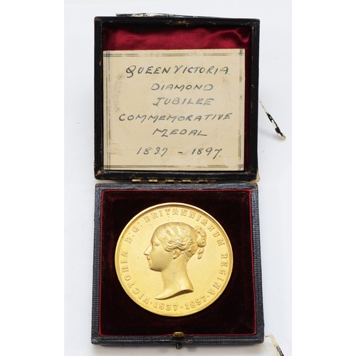 689 - Queen Victoria 1837-1897 Commemorative Diamond Jubilee  medal, boxed.