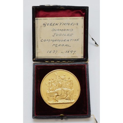 689 - Queen Victoria 1837-1897 Commemorative Diamond Jubilee  medal, boxed.