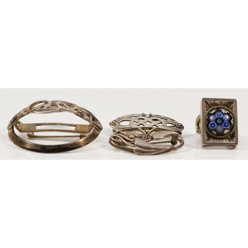 157 - Ola Gorie, a 925 silver Celtic brooch, 45mm, Caithness glass, a 925 silver ring, M, and two 925 silv... 