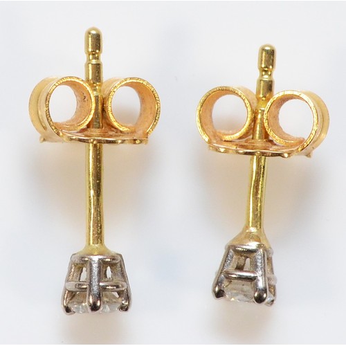 171 - A pair of 18ct gold and brilliant cut diamond earstuds, 3mm, estimated G/H, VS1, 0.9gm