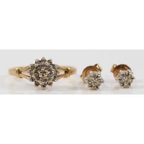 189 - A 9ct gold diamond cluster ring, K, with a pair of 9ct gold diamond cluster earrings, 2.5g