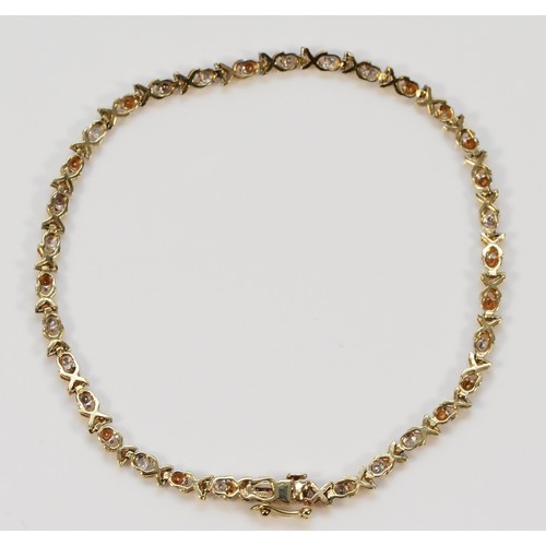 323 - A 9ct gold diamond bracelet, 18cm, 3.4g