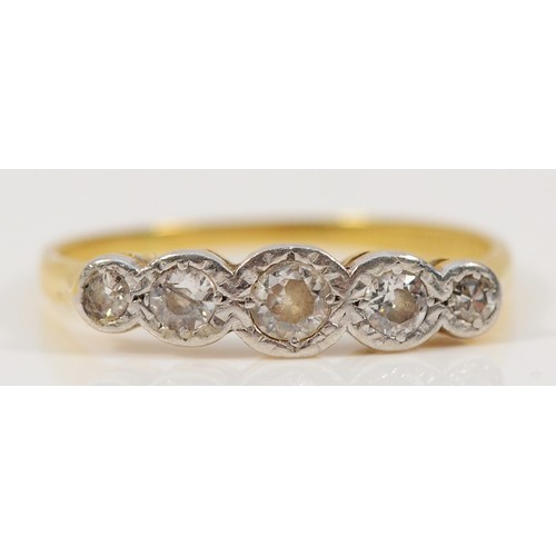 365 - A 15ct gold diamond five stone ring, hallmarks worn, O, 2.3g