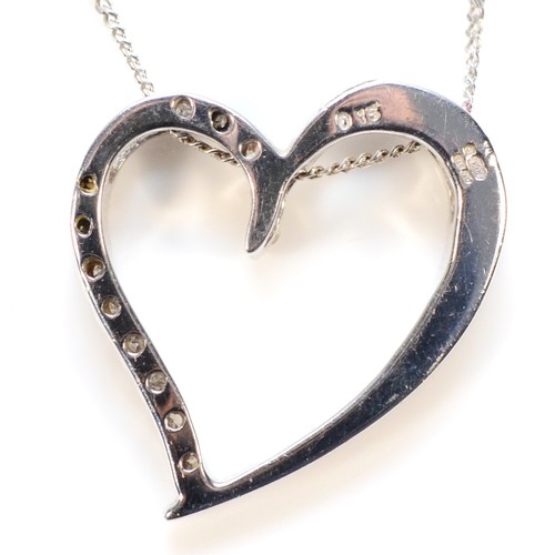 370 - A 9ct white gold diamond heart shaped pendant with a chain, 20mm, 3.3g