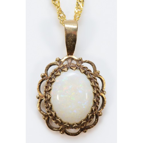 389 - A 9ct gold opal pendant, 20mm drop, 2.8g