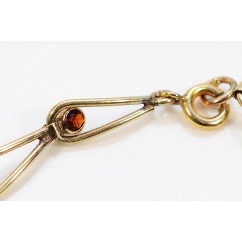 393 - A 9ct gold garnet chain link bracelet, 18cm, 3.3g