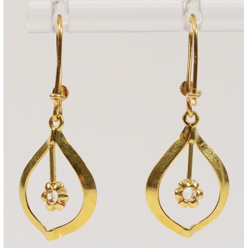 441 - A pair of 9ct gold white gemstone drop earrings, with hooks, 18mm drop, 1.5g