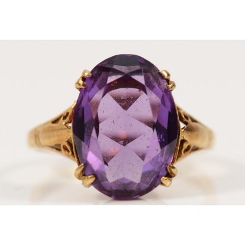 452 - A 9ct gold amethyst cocktail ring, 14mm x 10mm amethyst, M, 3.3g