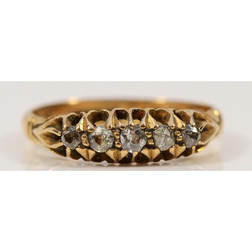 461 - An 18ct gold diamond dress ring, Chester 1904, L, 2.5g