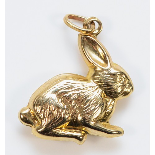 474 - A 9ct gold charm in the form of a rabbit, 15mm, 0.8g