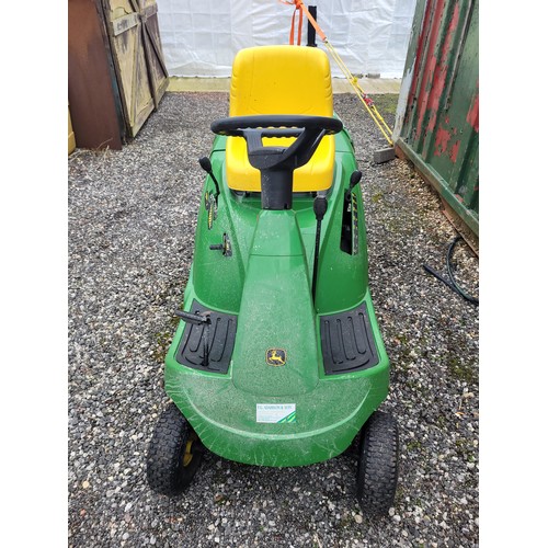 82 - Garden and grounds maintenance; A John Deere CR125 automatic ride-on tractor mower, with key.
Was wo... 