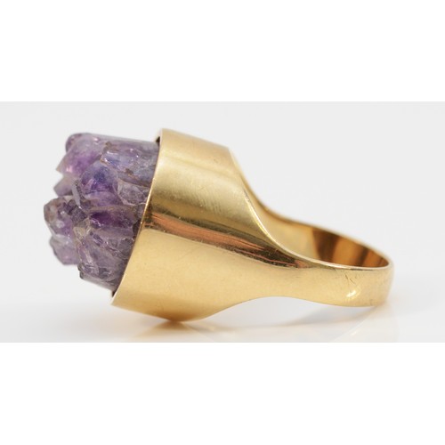 95 - A 9ct gold raw amethyst dress ring, O, 13.6g