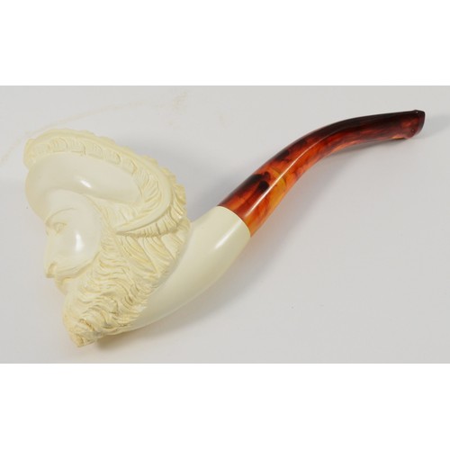 246 - An early 20th Century meerschaum smoking pipe, having carved bowl in the form of a buccaneer, in fit... 