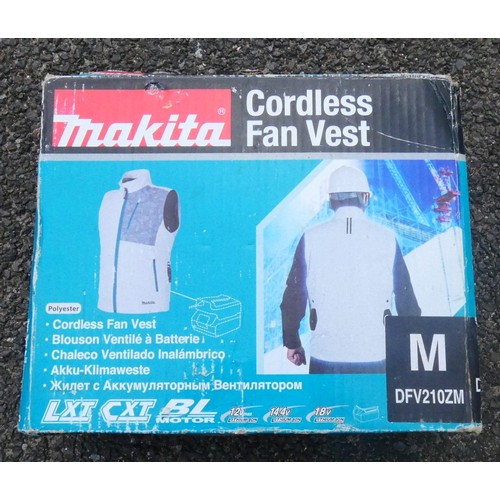 40 - A collection of hand tools to include a large wooden mallet, a wooden handle shovel, a Record bench ... 