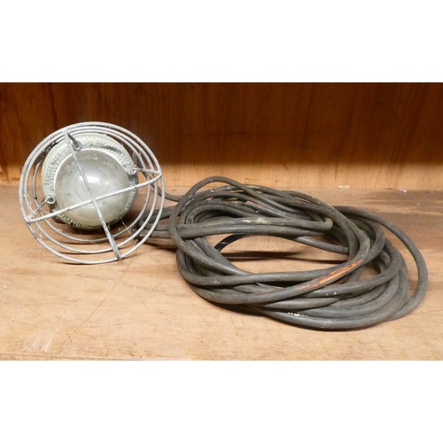 44 - A Black and Decker H502 240v 400w hand drill, a Bosch PHO 15-82 240v 500w wood planer, a Kinzo 25C44... 