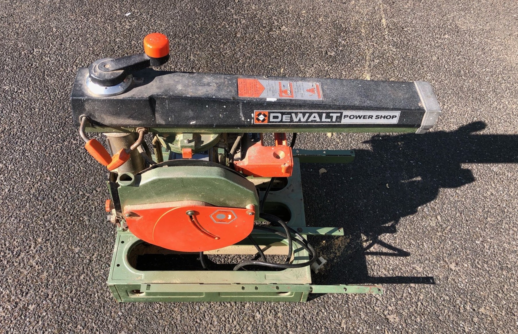 A DeWalt 1251 240v 1.1kw cross cut saw serial No. 001323.