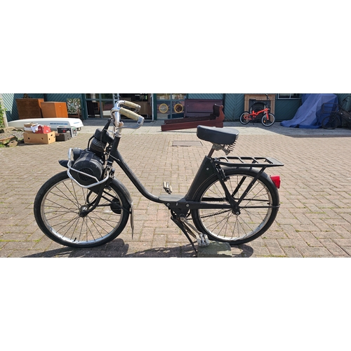 284 - c.1961 VeloSolex, S2200, 49cc. Registration number no registered. Frame no number found. Engine numb... 