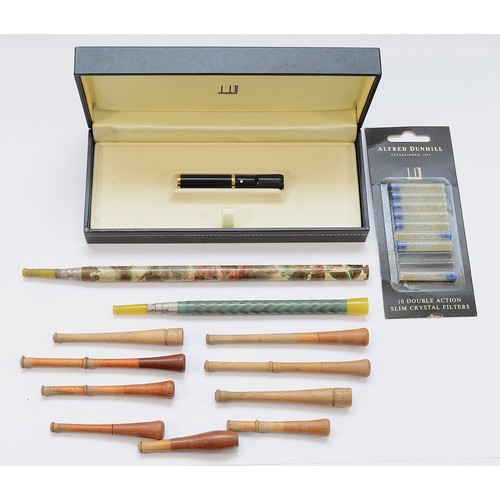 Dunhill White Spot Shortie black lacquer and gold plate cigarette holder  (CH2815), case and filters,