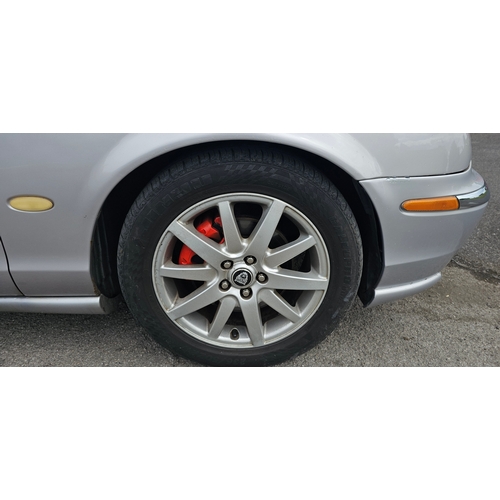 255 - 2001 Jaguar S Type V8 automatic, 3996cc. Registration number Y954 LBM. VIN number SAJAC01M91GM12750.... 